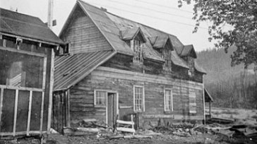 Unknown building in Wells. Built in 1901-02.<br>Date: 1930s, wpH1095