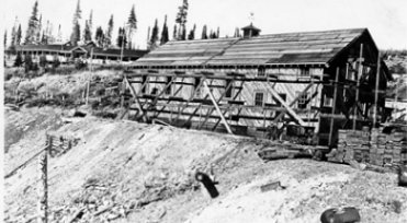 Construction of new "dry" at Cariboo Gold Quartz Mine, wpH331