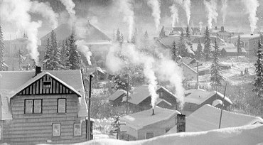 Winter in Wells, at -40 Fareinheit with smoking wood chimneys, wpH701